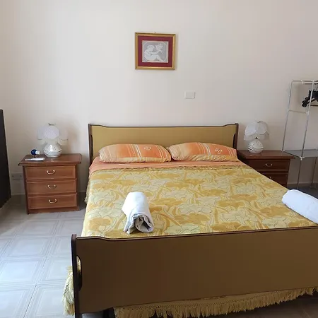 Dei Mille Homestay Palermo
